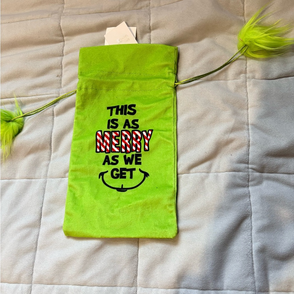 ⭐️ 3/$10 ⭐️ Grinch Drawstring Bag with Fun Text